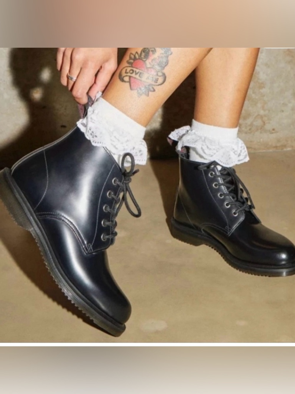 Dr. Martens Emmeline Black Leather Oxford Shoes Women’s 7 EU 38 Lace-Up Classic